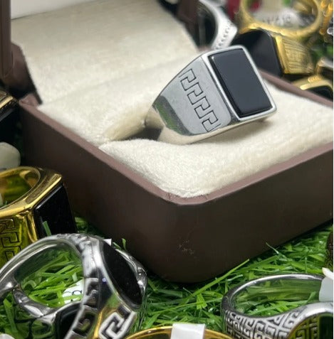 AURAVO Black Stone Ring – Premium Italian Design