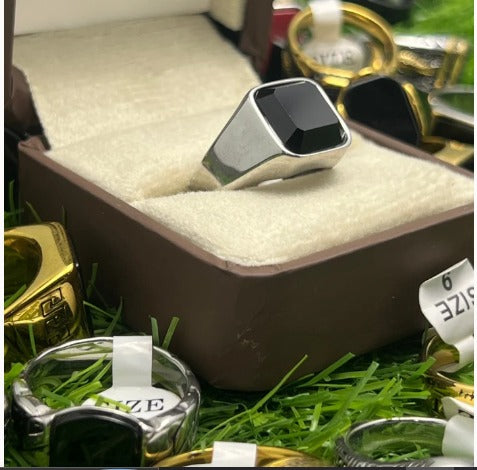 AURAVO Black Stone Ring – Premium Italian Design