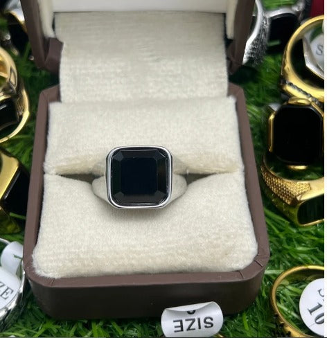 AURAVO Black Stone Ring – Premium Italian Design