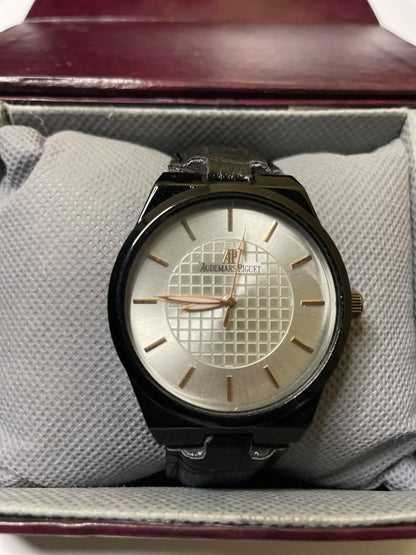 Men's Luxury Analog Watch – Silver Dial, Black Leather Strap and Premium Formal Wristwatch