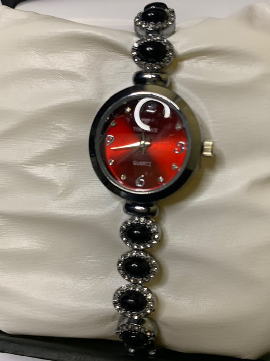 Women’s Luxury Bracelet Watch – Elegant Dial Colors and Premium Fashion Design