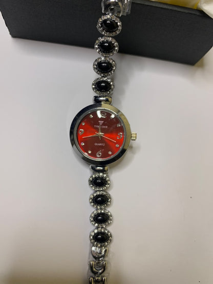 Women’s Luxury Bracelet Watch – Elegant Dial Colors and Premium Fashion Design