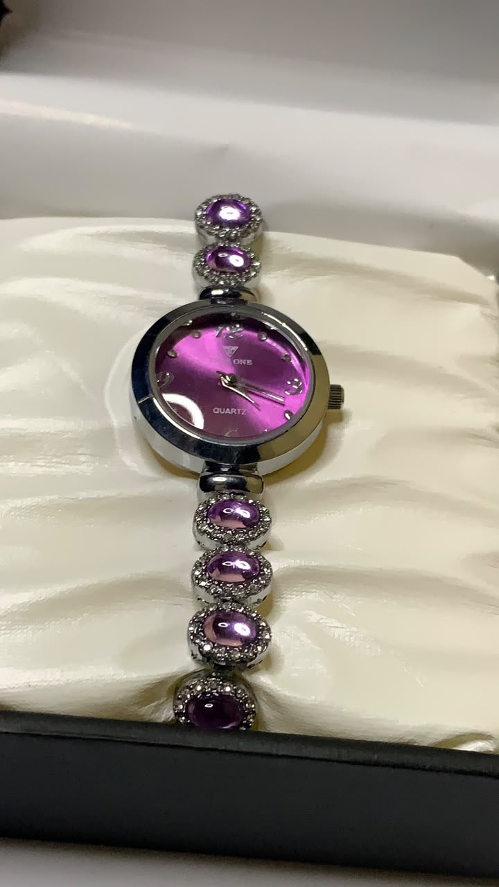 Women’s Luxury Bracelet Watch – Elegant Dial Colors and Premium Fashion Design