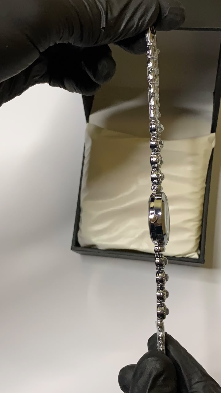 Women’s Luxury Bracelet Watch – Elegant Dial Colors and Premium Fashion Design